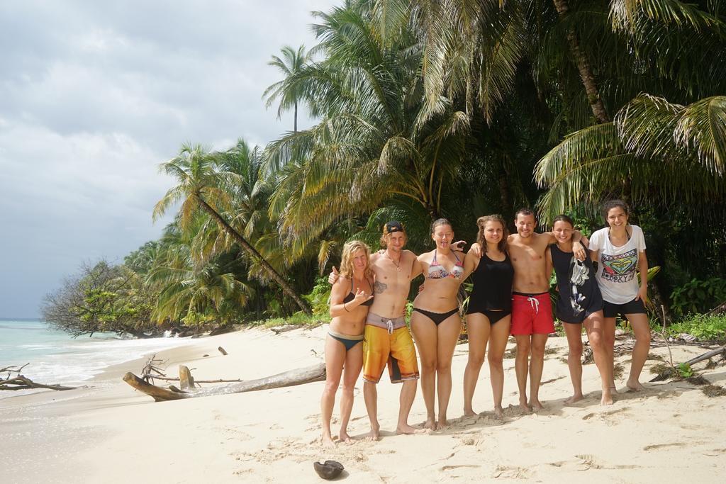 ホテル Surf Camp ボカス・タウン エクステリア 写真